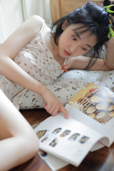 军训女孩跳舞意外走红